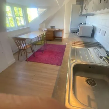 Cosy Attic Flat With Views Appartement Londen Buitenkant foto
