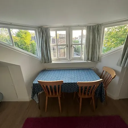 Cosy Attic Flat With Views Appartement Londen Buitenkant foto