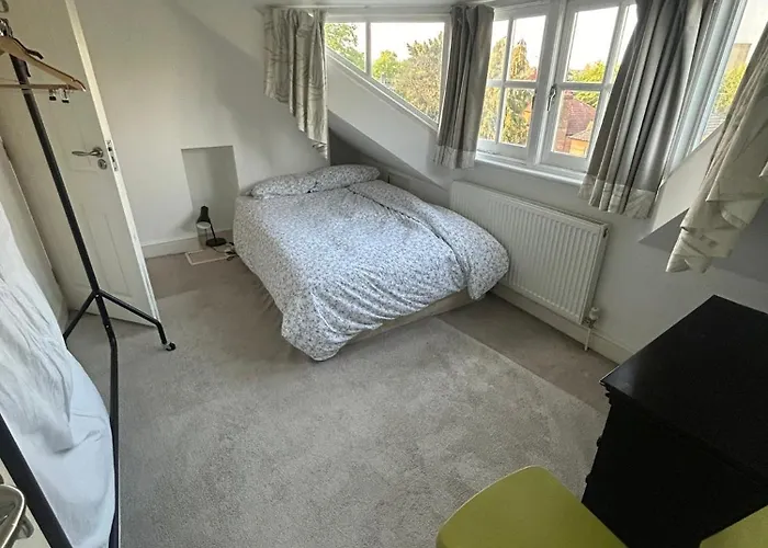Cosy Attic Flat With Views